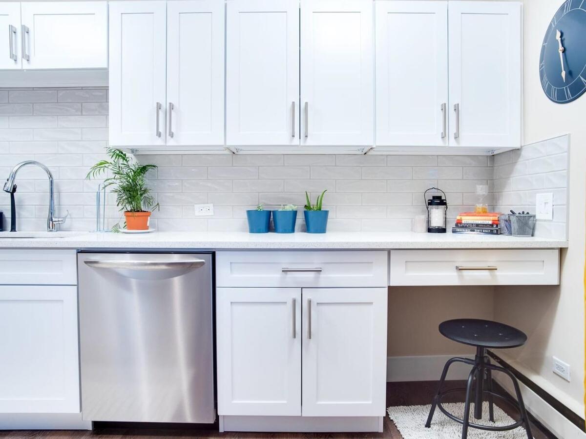 Gorgeous 2Br Condo W Parking Patio Coffee! YYC Exterior foto